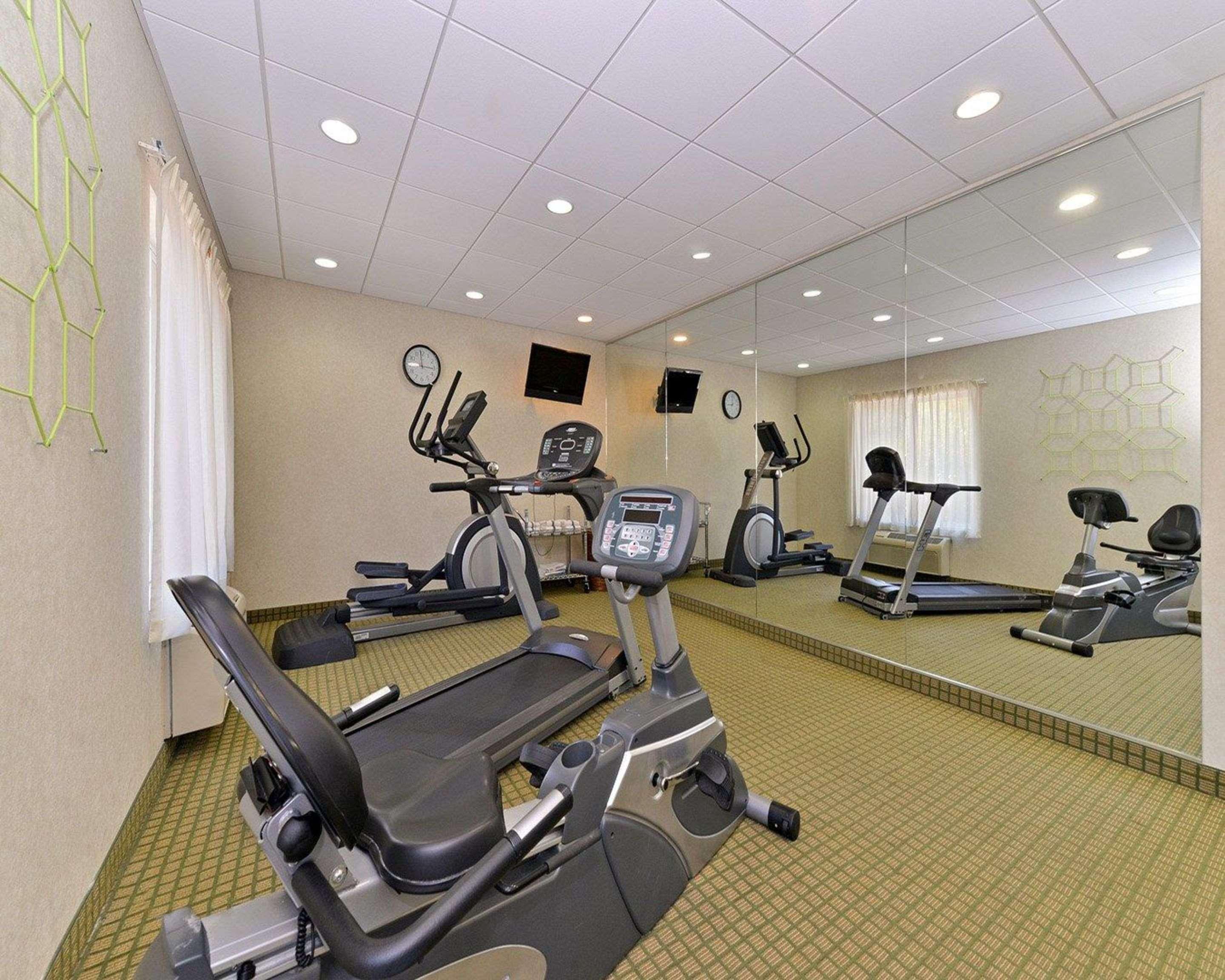סטרטפורד Quality Suites מראה חיצוני תמונה