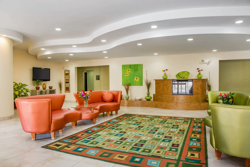 סטרטפורד Quality Suites מראה חיצוני תמונה